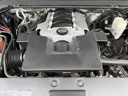 Used 2016 Cadillac Escalade Platinum AWD/4WD image 13