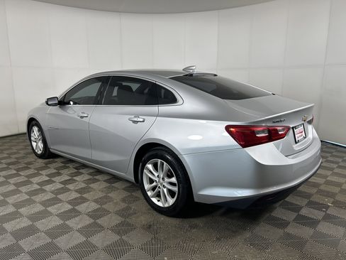 Used 2018 Chevrolet Malibu LT image 3