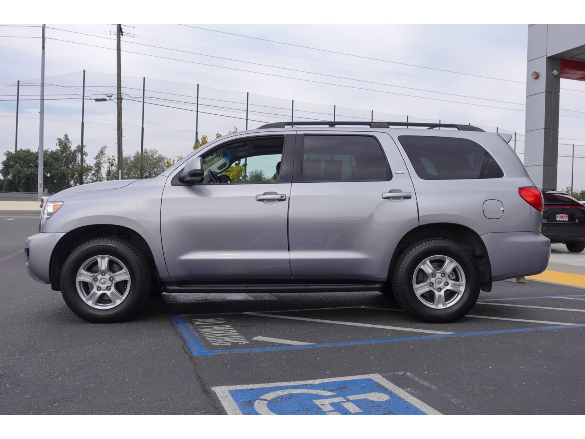 Used 2011 Toyota Sequoia SR5 AWD/4WD image 6