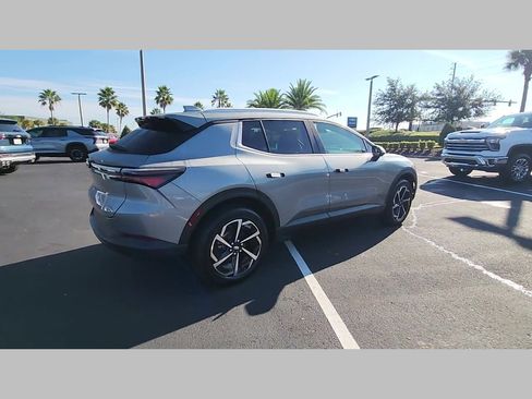 New 2026 Chevrolet Equinox EV LT image 22