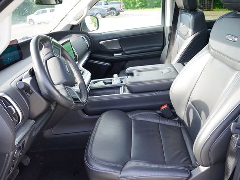 Certified 2025 Ford Expedition Max Platinum AWD/4WD image 6