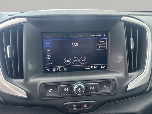 Used 2024 GMC Terrain SLE FWD image 18
