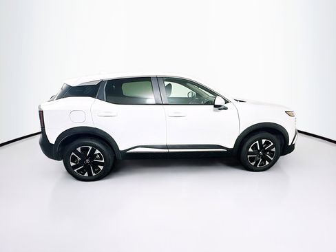 Used 2025 Nissan Kicks SV image 10