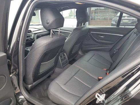 Used 2018 BMW 330i xDrive Sedan AWD/4WD image 13
