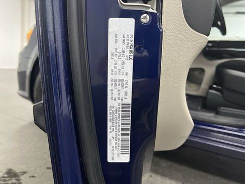 Used 2016 Dodge Grand Caravan SXT w/ Rear Park Assist Package FWD image 32