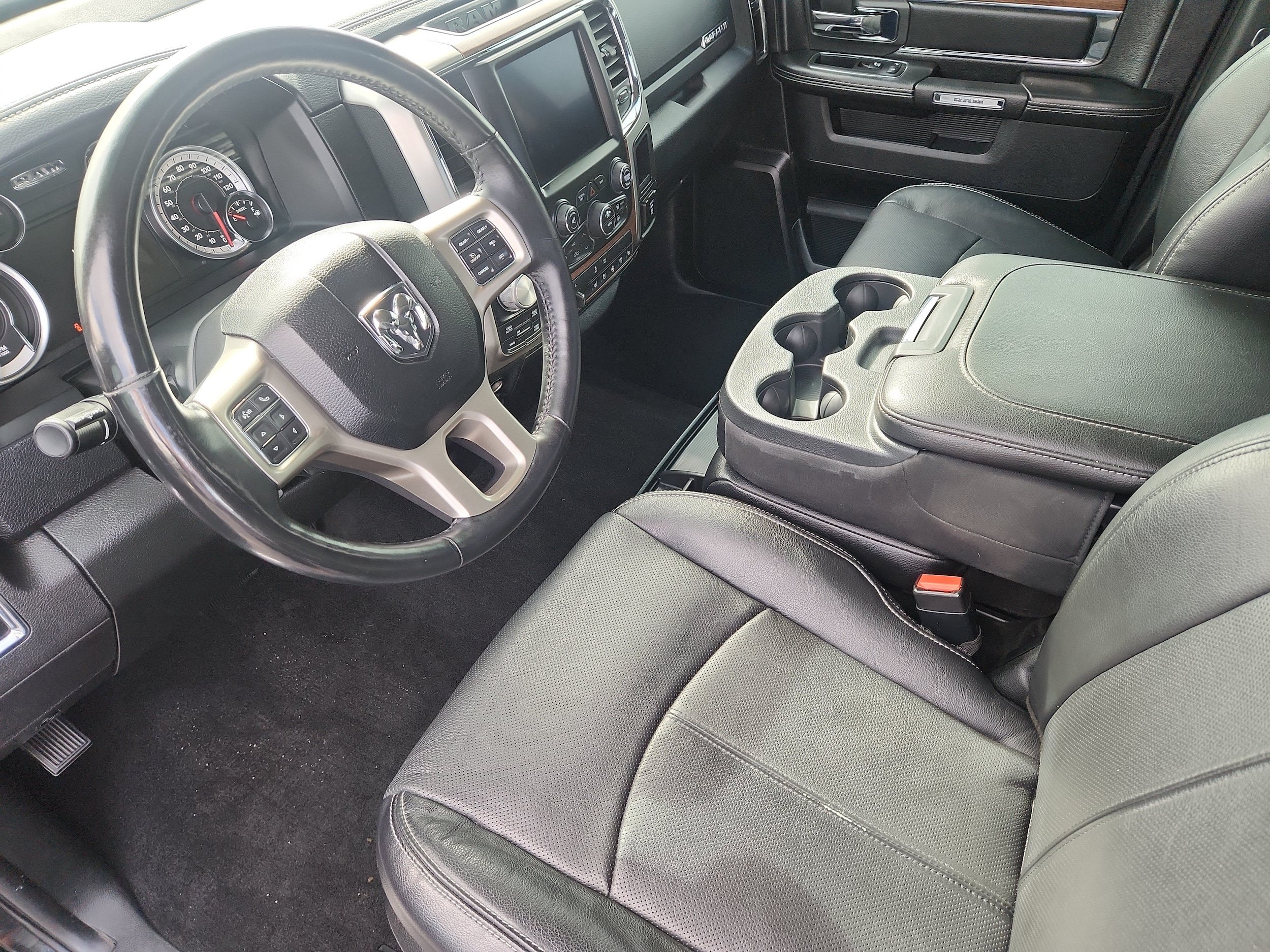 Used 2018 RAM 1500 Laramie w/ Protection Group AWD/4WD image 9
