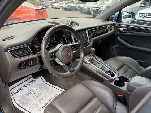 Used 2018 Porsche Macan AWD/4WD image 29