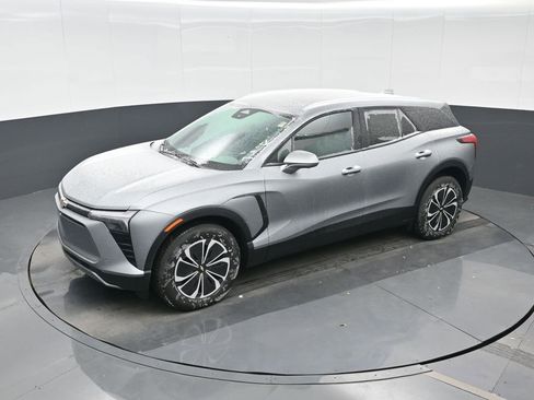 New 2025 Chevrolet Blazer EV LT w/ Super Cruise Package image 16