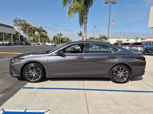 Used 2025 Lexus ES 300h w/ Premium Package FWD image 8