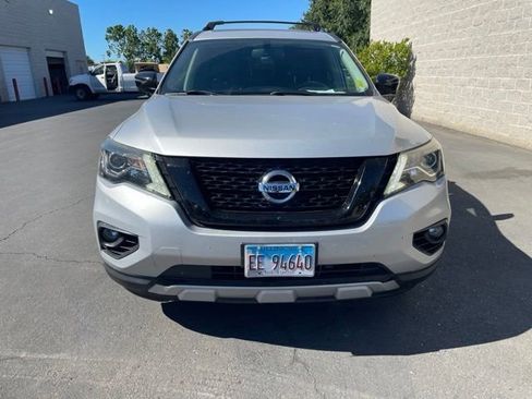 Used 2019 Nissan Pathfinder SL FWD image 2