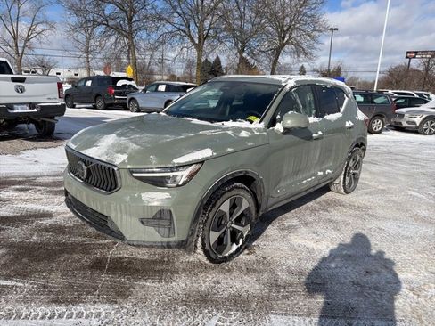 Used 2025 Volvo XC40 B5 Core w/ Protection Package Premier image 1