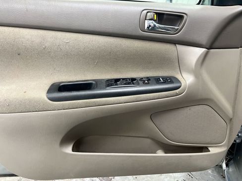 Used 2005 Toyota Camry LE FWD image 19