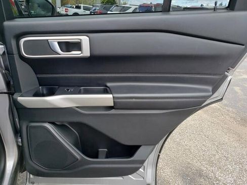 Used 2021 Ford Explorer XLT w/ Class III Trailer Tow Package image 15