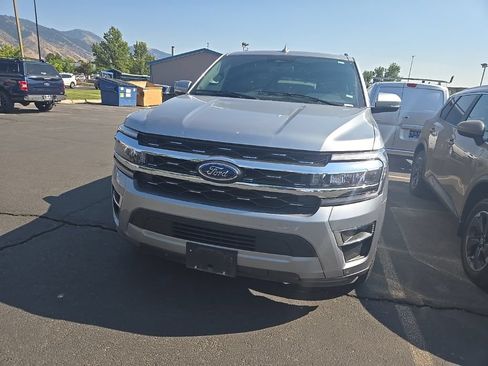 Used 2024 Ford Expedition Limited AWD/4WD image 2