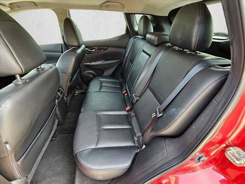 Used 2019 Nissan Rogue Sport SL w/ Premium Package FWD image 17