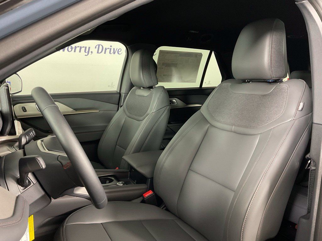 New 2027 Ford Explorer Active w/ Active Comfort Package RWD image 13