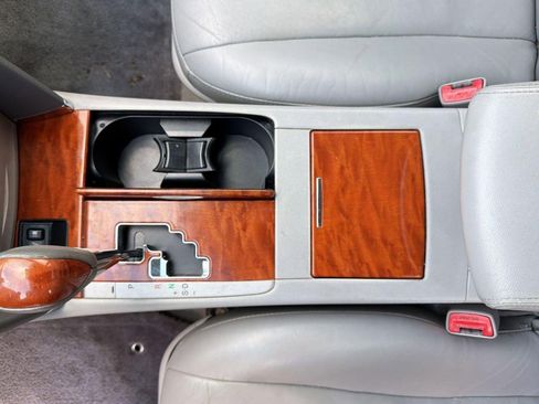 Used 2011 Toyota Camry XLE w/ XLE Extra-Value Pkg #2 image 23