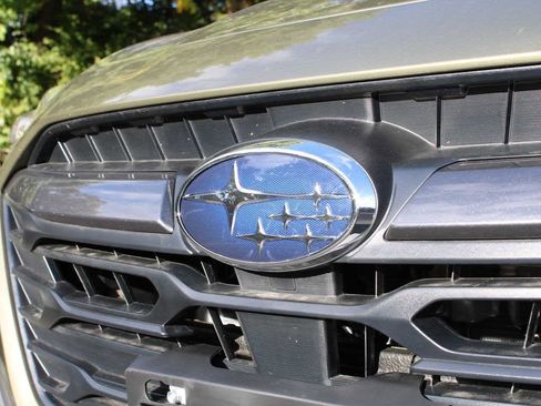 Used 2025 Subaru Outback Premium image 3