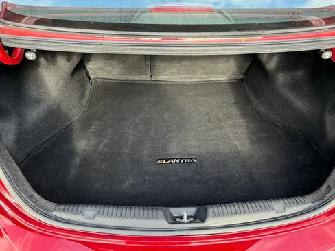 Used 2016 Hyundai Elantra SE image 35
