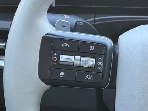 Used 2025 Hyundai Santa Fe SEL image 13