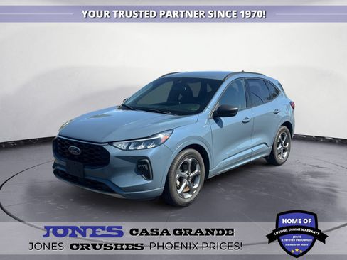 Used 2023 Ford Escape ST-Line FWD image 1