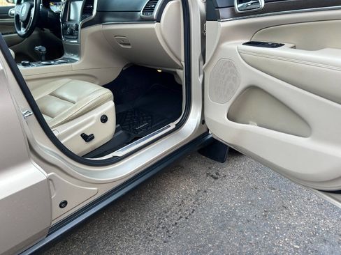 Used 2015 Jeep Grand Cherokee Limited image 24