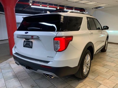 Used 2021 Ford Explorer King Ranch w/ Premium Technology Package AWD/4WD image 7