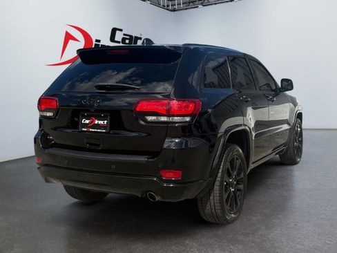 Used 2017 Jeep Grand Cherokee Altitude AWD/4WD image 6