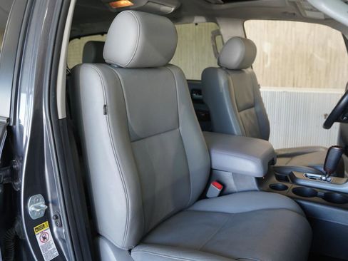 Used 2016 Toyota Sequoia Platinum image 31