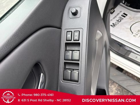 Certified 2024 Nissan Frontier SV AWD/4WD image 11