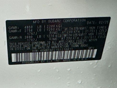 Used 2025 Subaru Outback Premium AWD/4WD image 12