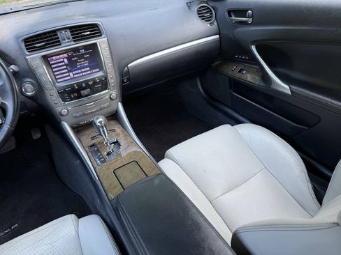 Used 2013 Lexus IS 250C w/ Luxury Pkg RWD image 23