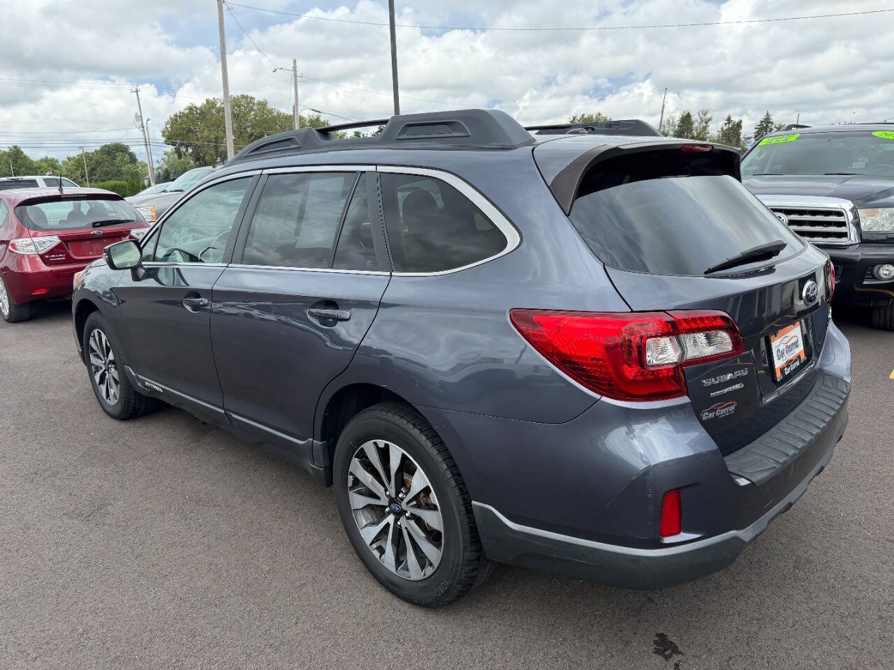 Used 2015 Subaru Outback 2.5i Limited AWD/4WD image 3