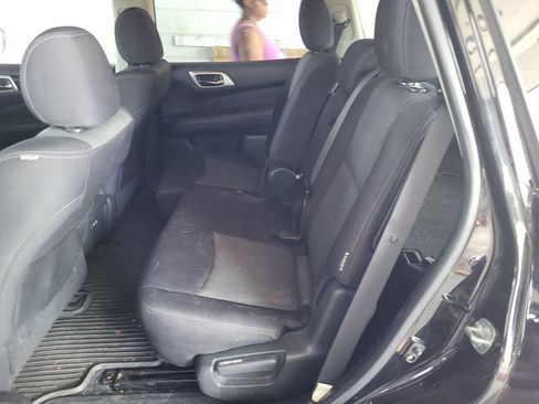 Used 2019 Nissan Pathfinder S AWD/4WD image 6