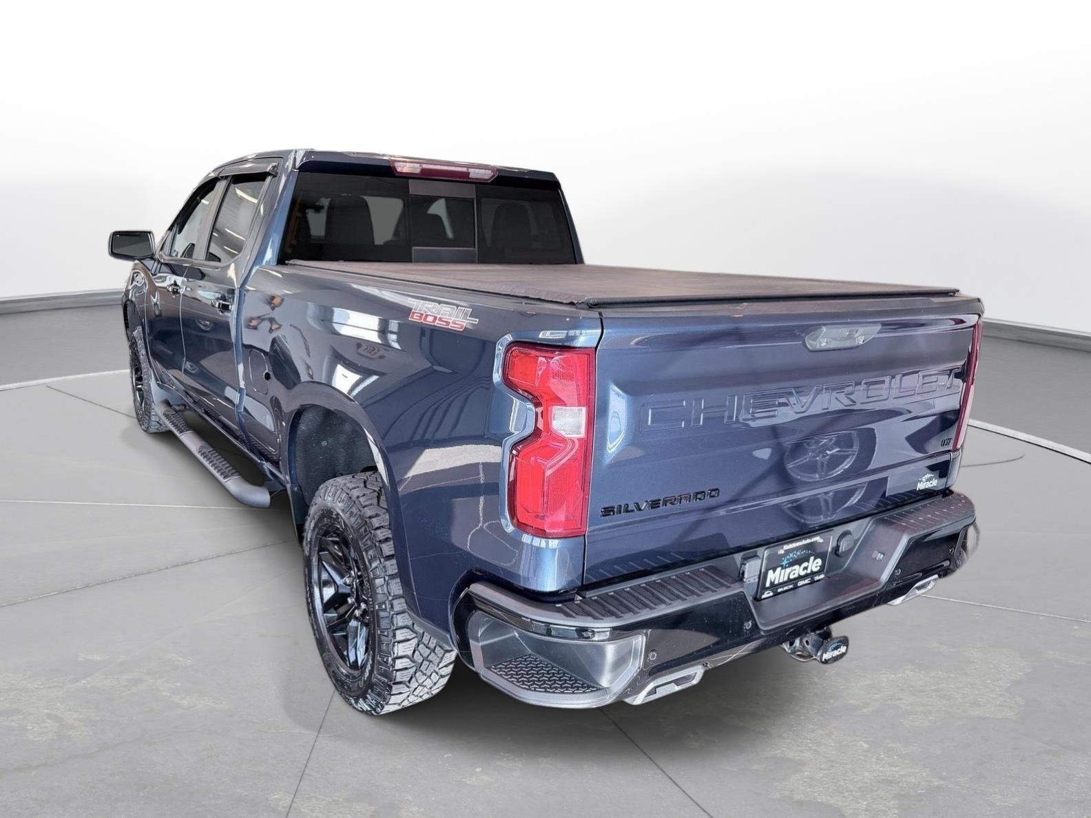 Used 2022 Chevrolet Silverado 1500 LT Trail Boss w/ LT Trail Boss Premium Package AWD/4WD image 5
