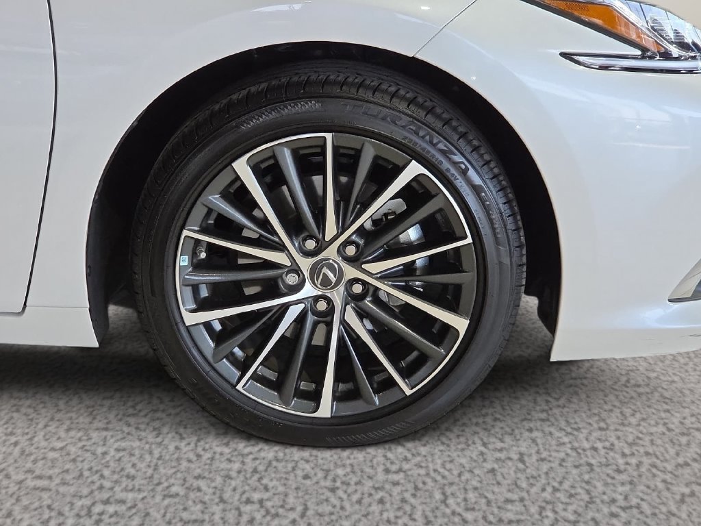 Used 2025 Lexus ES 350 w/ Premium Package FWD image 8