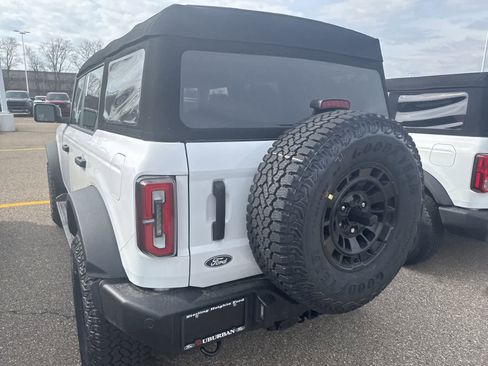 New 2026 Ford Bronco Outer Banks w/ Sasquatch Package image 8