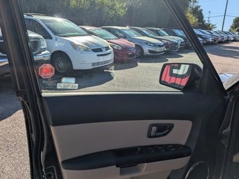 Used 2011 Kia Soul ! image 9