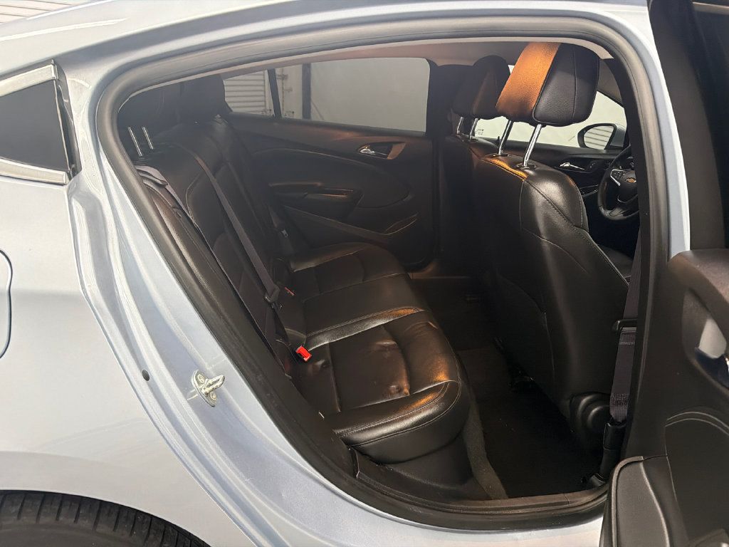 Used 2017 Chevrolet Cruze Premier FWD image 17