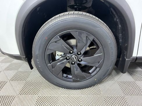 New 2026 Nissan Rogue SV FWD image 10