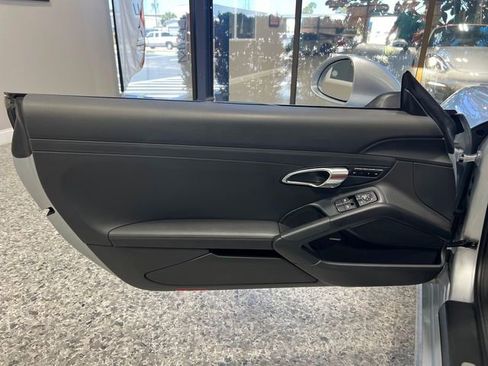 Used 2015 Porsche Boxster S image 18