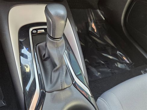 Used 2025 Toyota Corolla SE image 19