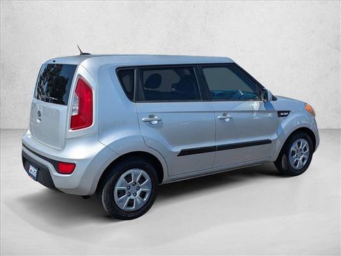 Used 2012 Kia Soul FWD image 5