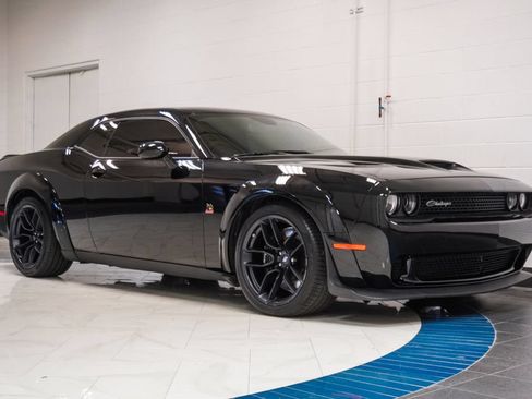 Used 2022 Dodge Challenger R/T Scat Pack RWD image 5