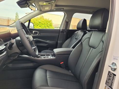 New 2026 Kia Sorento S image 9