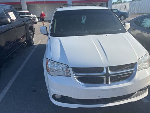 Used 2018 Dodge Grand Caravan SXT w/ Driver Convenience Group FWD image 10