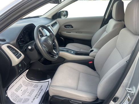 Used 2016 Honda HR-V EX image 9