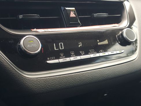 Certified 2025 Toyota Corolla LE FWD image 28