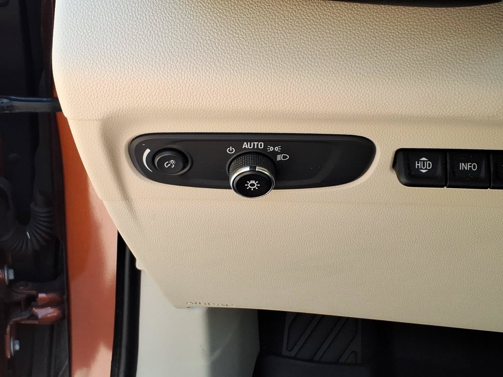 Used 2021 Buick Envision Essence w/ Technology Package I AWD/4WD image 21