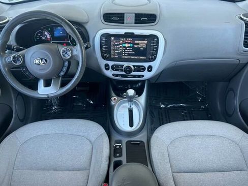 Used 2015 Kia Soul EV image 13